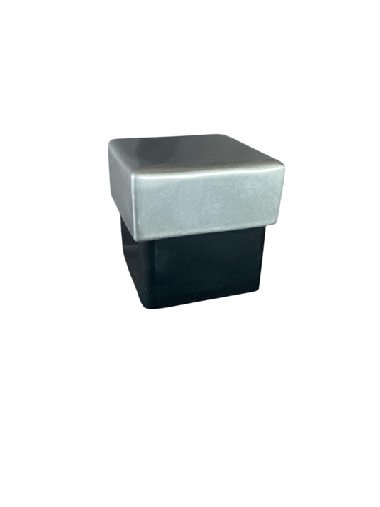 2x2x2 Urn